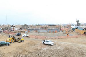 Obras en una autopista de Perú