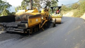 Trabajos en carretera de Ecuador